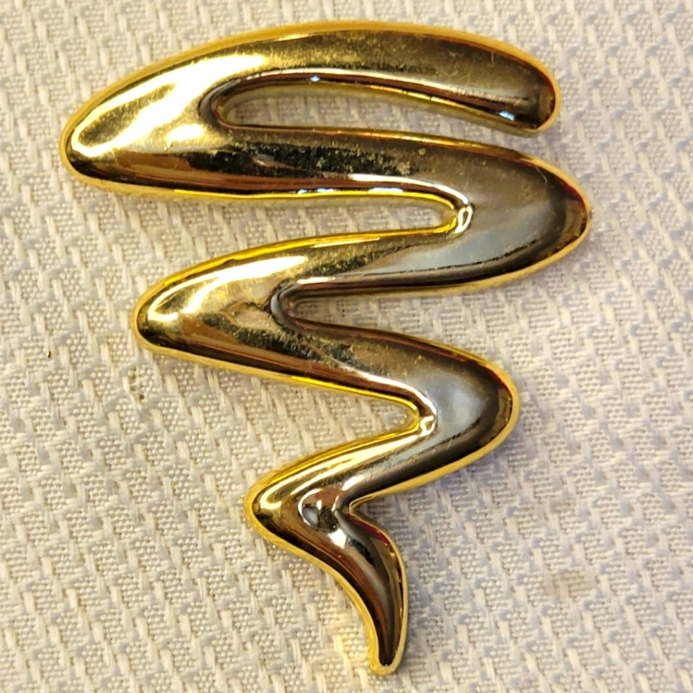 Brooch